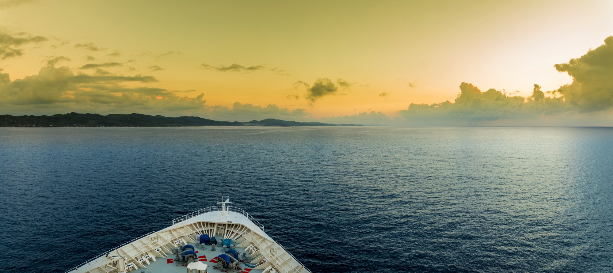 AdobeStock 246215715 - Luxury freighter cruises and Freighter cruises cabins